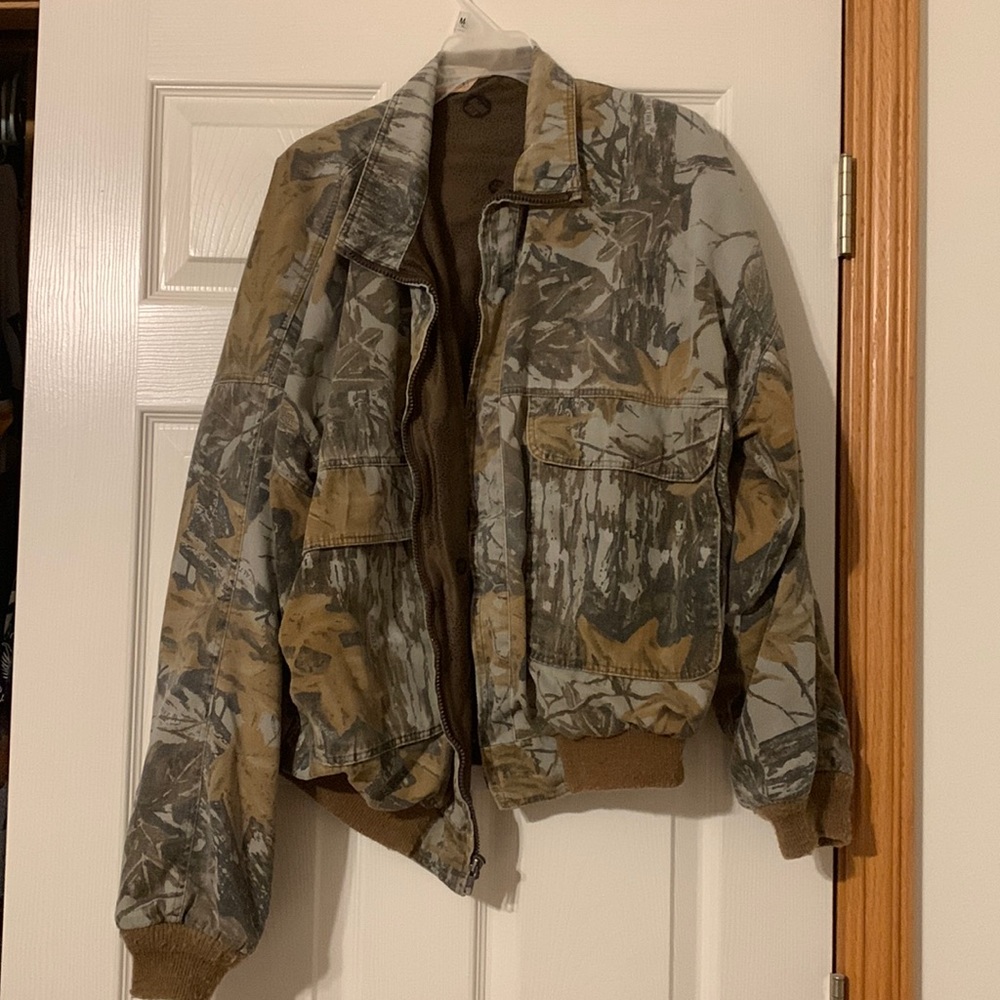 Vintage Red Head camo wind resistant jacket